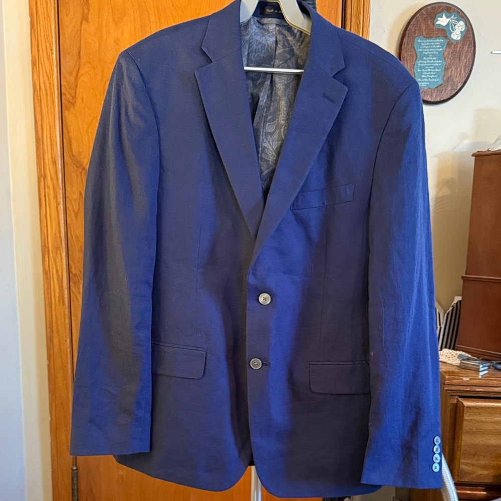 Ralph Lauren Navy Men's Blazer. 100% Linen. Size 42R. Like New
